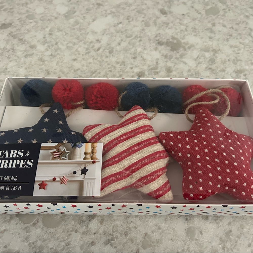 “New”Stars & Stripes Patriotic Star Garland 6 ft